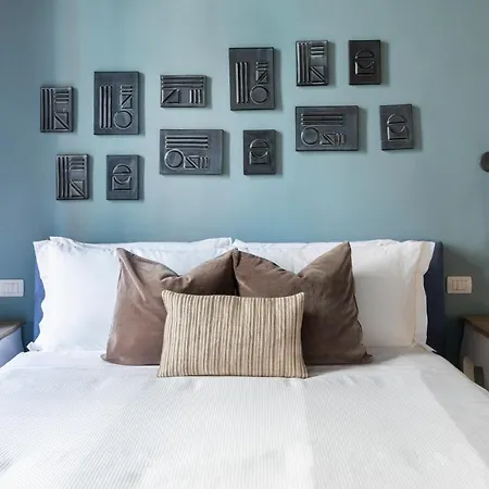 Aparthotel Sonder - Piazza Dell'orologio 3*